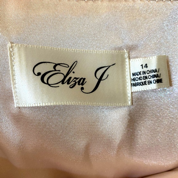 Eliza J Floral Dress 🌸🌸🌸🌸 - Picture 3 of 3